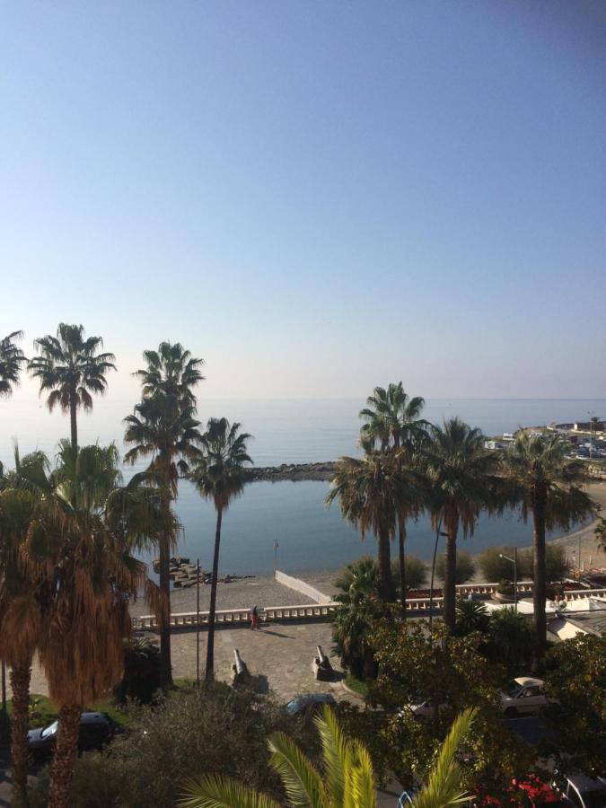 B&B Note Di Mare Imperia Exterior foto